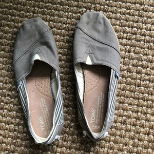 Women’s Grey Toms. Size 6.5. Excellent condition!